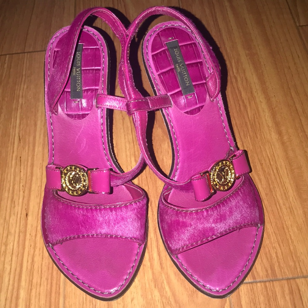 Louis Vuitton Fuchsia and Gold Medallion Heels